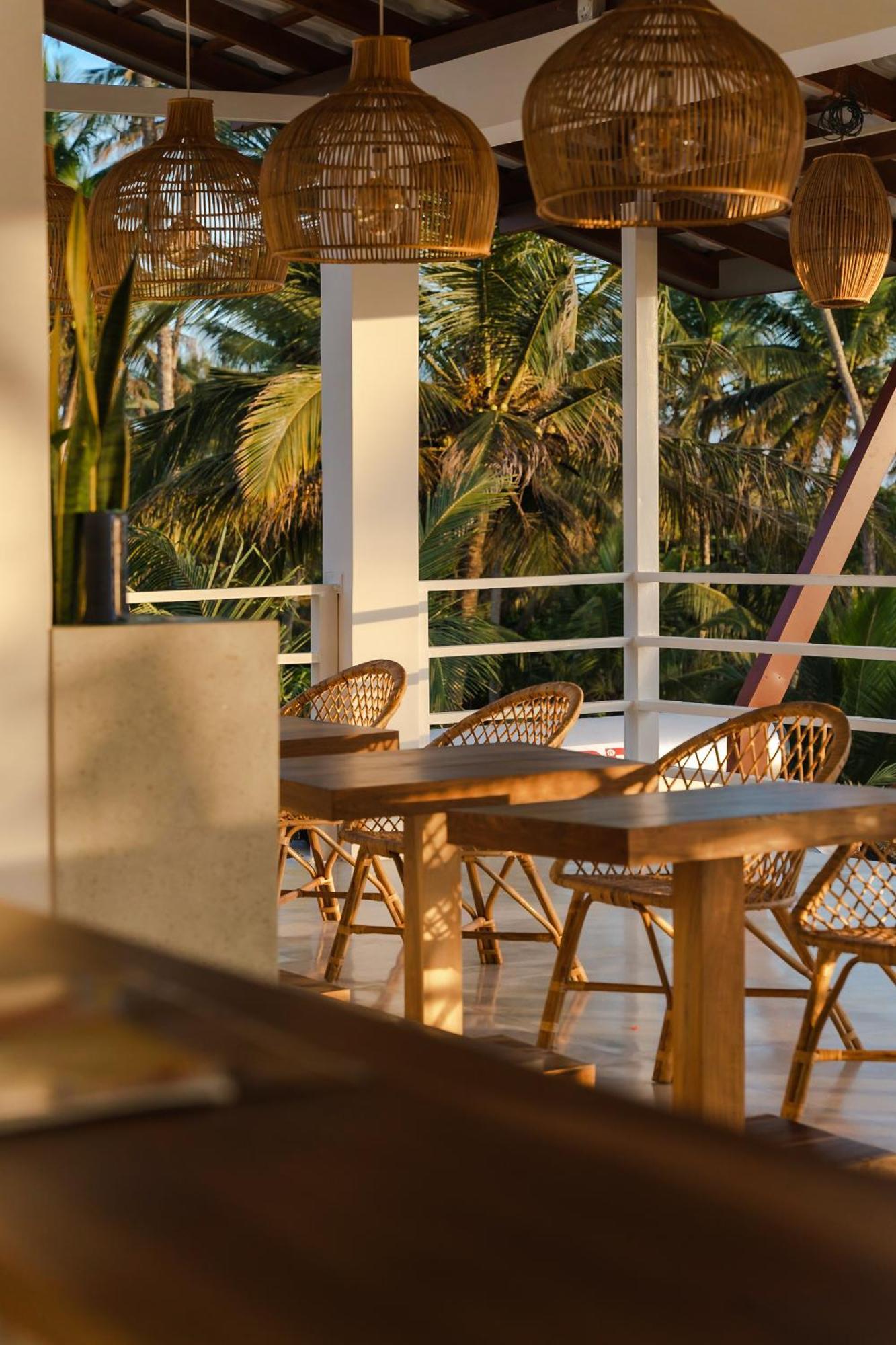 Lucky'S Surf Camp Bed & Breakfast Weligama Dış mekan fotoğraf