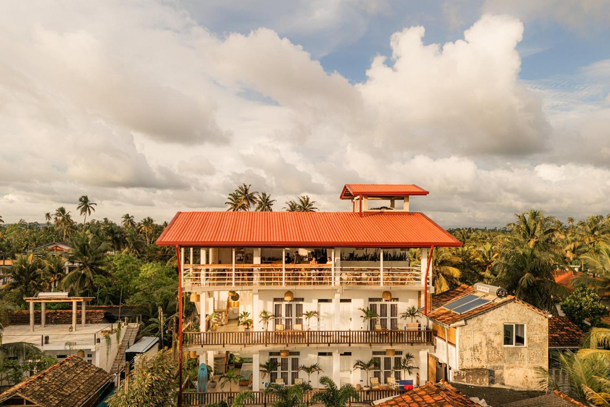 Lucky'S Surf Camp Bed & Breakfast Weligama Dış mekan fotoğraf