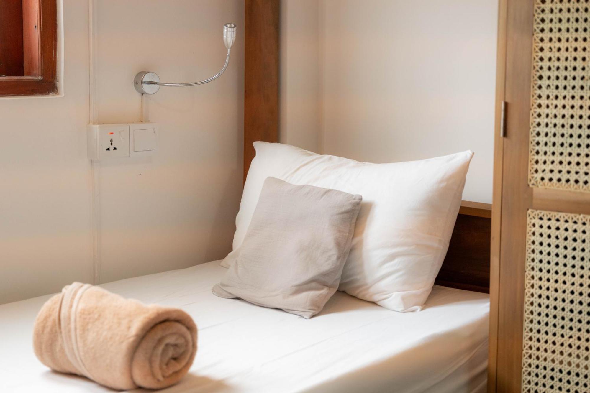 Lucky'S Surf Camp Bed & Breakfast Weligama Dış mekan fotoğraf